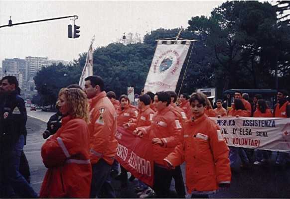 1992-Gruppo Genova manifestazione.jpg