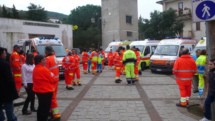 Inaugurazione ambulanza PA Rio Marina 2.jpg