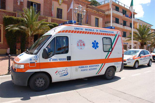 Ambulanza pubblica assistenza porto azzurro PA8 isola d elba
