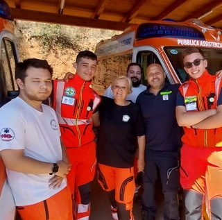 ambulanza INDIA pa Porto Azzurro