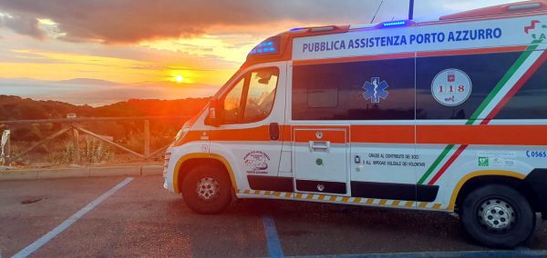 ambulanza-pubblica-asssitenza-portoazzurro